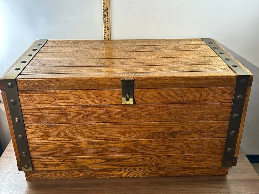 Vintage Oak Wood Storage Trunk Chest Metal Straps Rivets Brass Handles Rustic